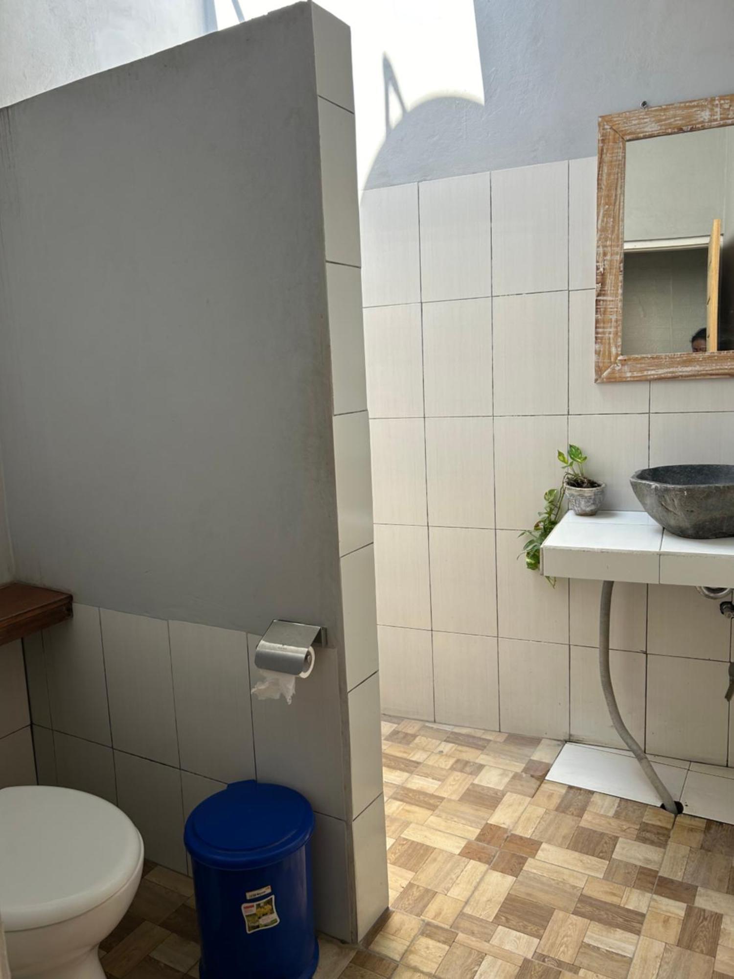 Blue Waves Hostel Amed Ambat Zewnętrze zdjęcie