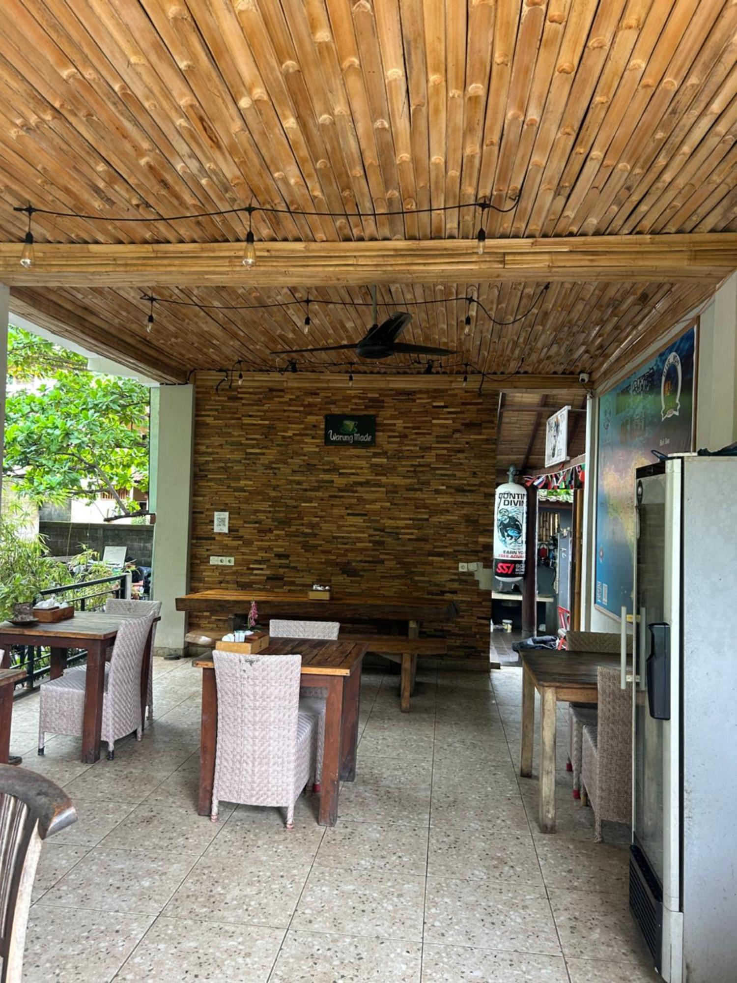 Blue Waves Hostel Amed Ambat Zewnętrze zdjęcie
