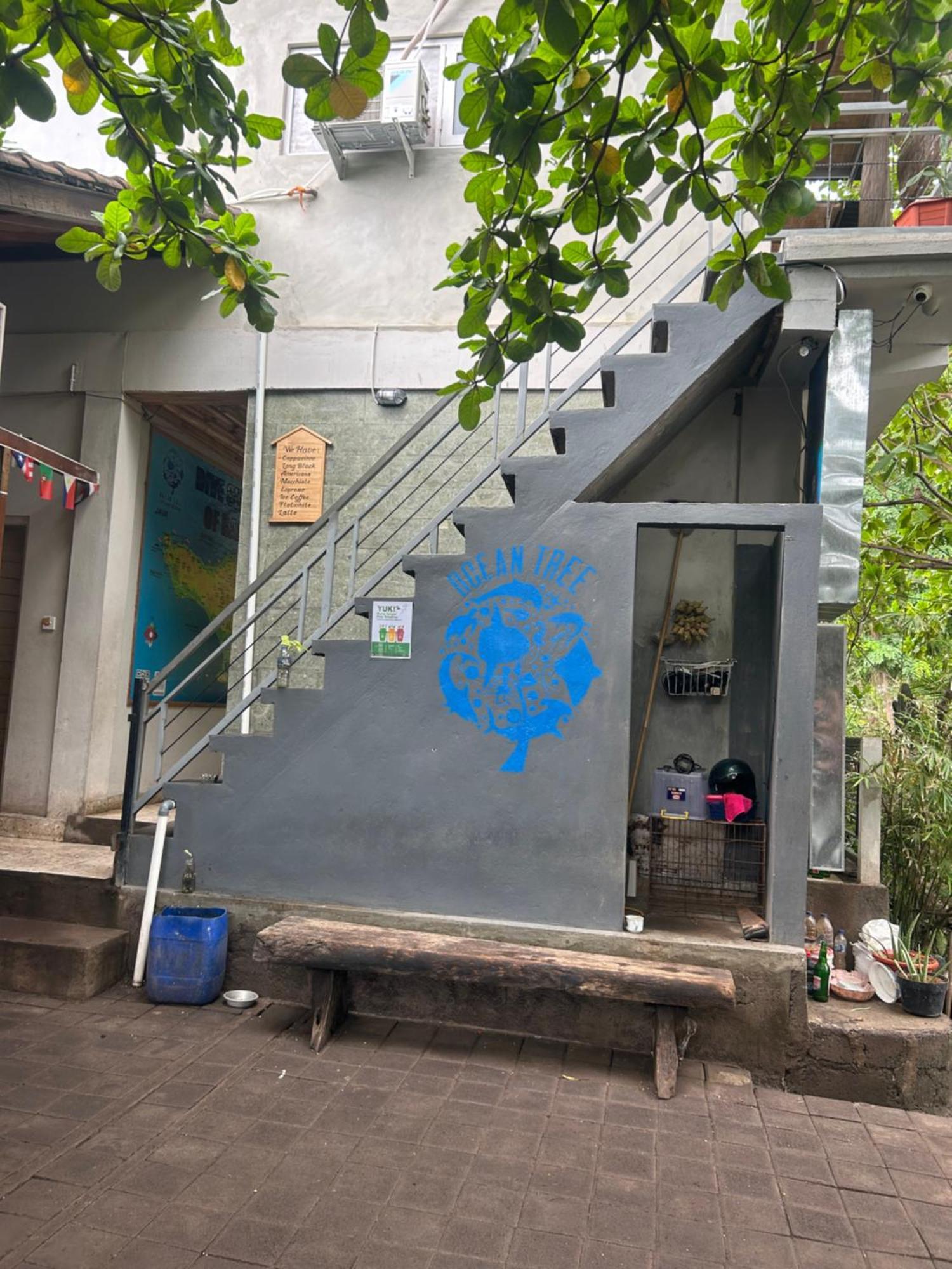 Blue Waves Hostel Amed Ambat Zewnętrze zdjęcie
