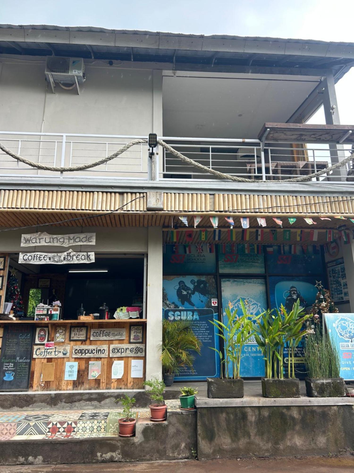 Blue Waves Hostel Amed Ambat Zewnętrze zdjęcie
