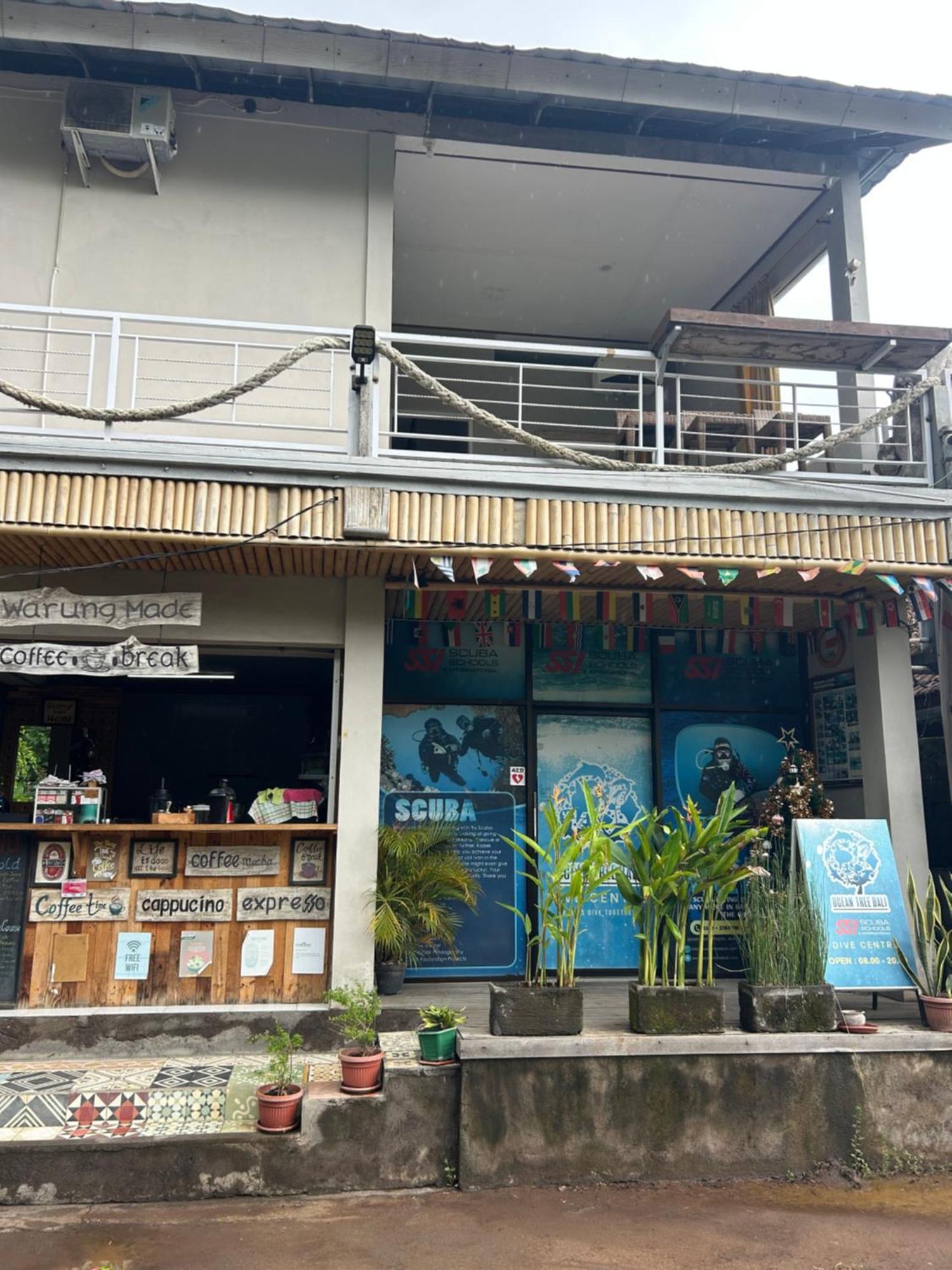 Blue Waves Hostel Amed Ambat Zewnętrze zdjęcie